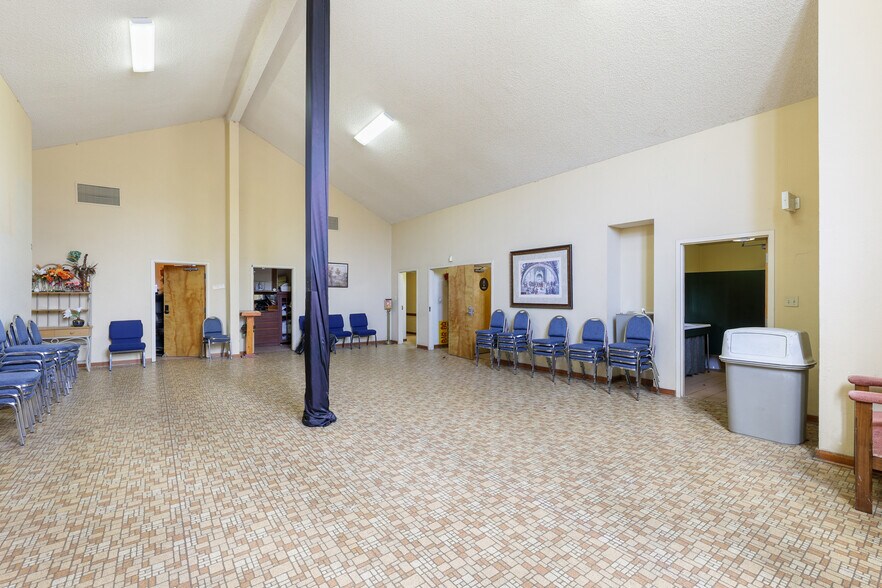 More Photos Of 1415 E Ramsey St, Banning Religious Facility For Lease