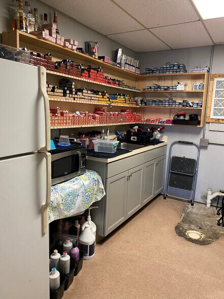 More Photos Of 55 S Progress Ave, Harrisburg Office For Sale