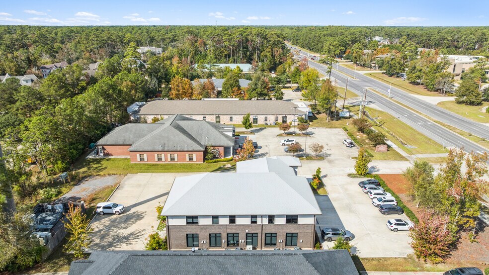 More Photos Of 1540 W Causeway Approach, Mandeville Bank For Sale