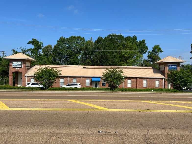 More Photos Of 201 Hwy 51, Ridgeland Office For Lease