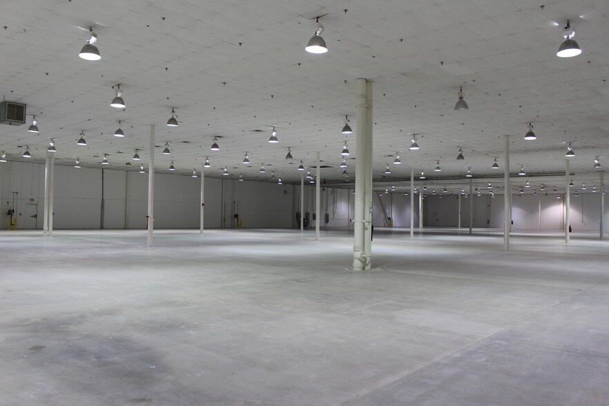 More Photos Of 800 Technology Dr, Fayetteville Distribution For Sale