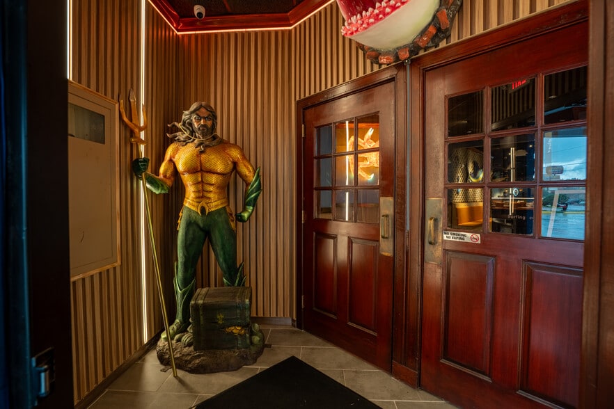 More Photos Of 4002 Spencer Hwy, Pasadena Restaurant For Lease