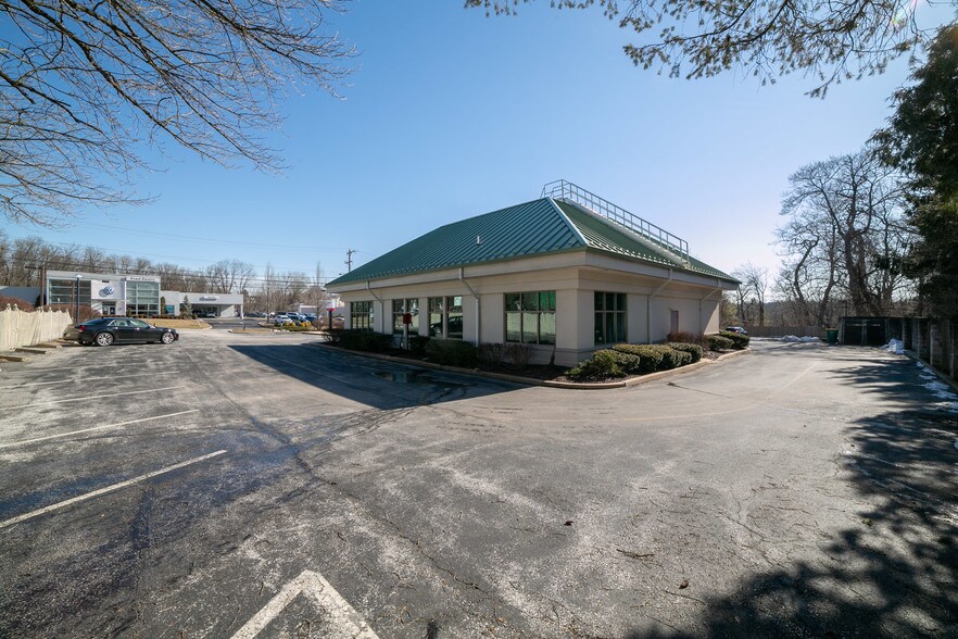 More Photos Of 414 W Lancaster Ave, Devon Bank For Sale