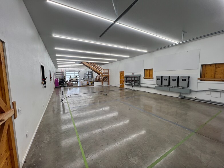 Primary Photo Of Kula Highway, Kula Showroom For Lease