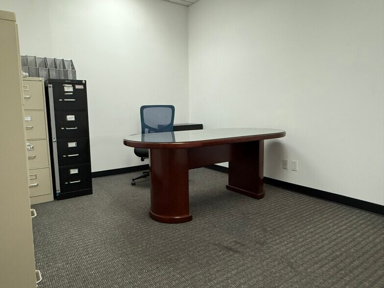 More Photos Of 17892- B Gothard St, Huntington Beach Manufacturing For Lease