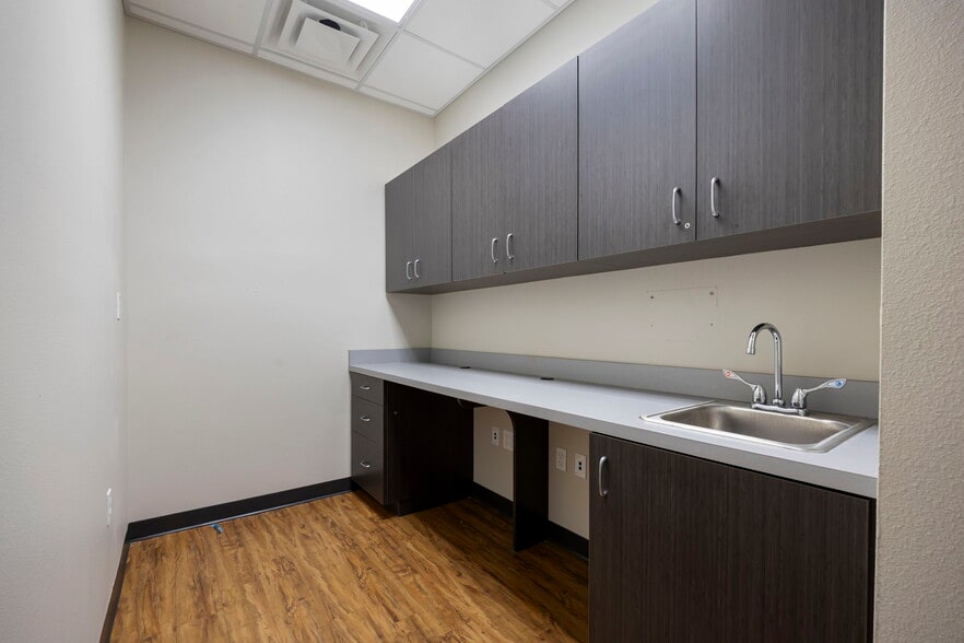 More Photos Of 23607 US HWY 27, Lake Wales Medical For Lease