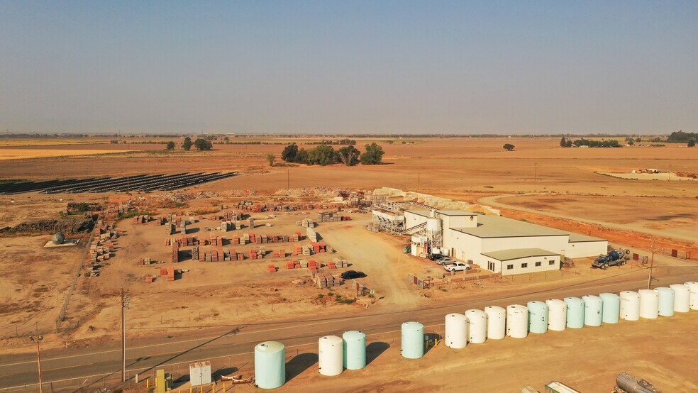 More Photos Of 2945 Niagara Rd, Colusa Manufacturing For Sale