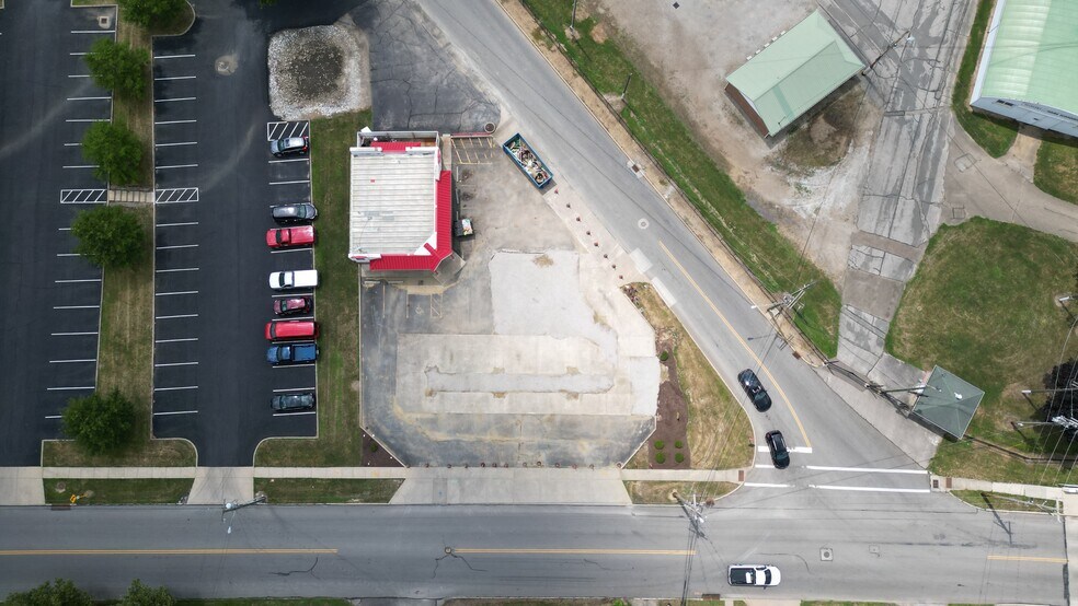 More Photos Of 516 W Liberty St, Wooster Service Station For Sale