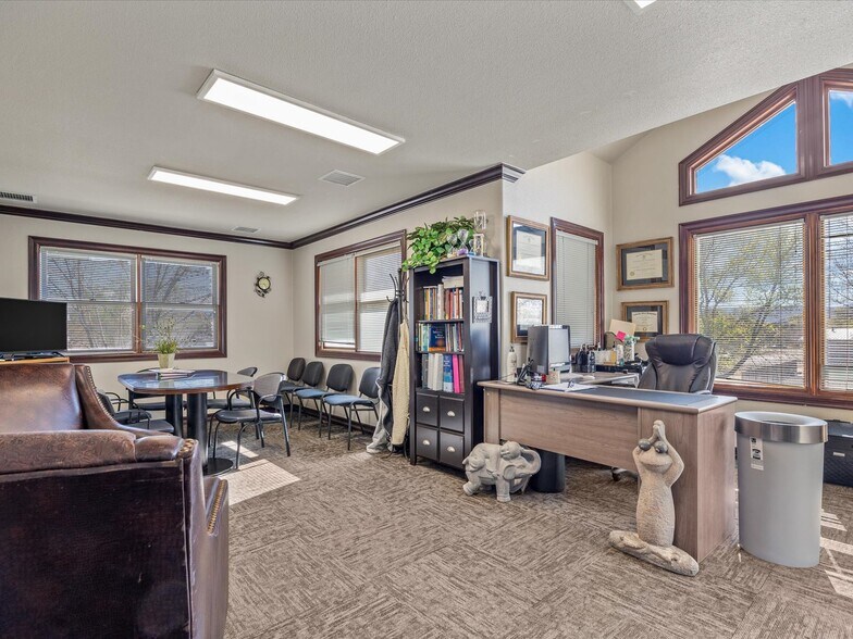 More Photos Of 800 Belford Ave, Grand Junction Office For Sale