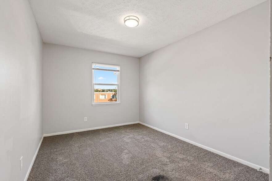 More Photos Of 1733 W 24th St, Lawrence Apartments For Sale