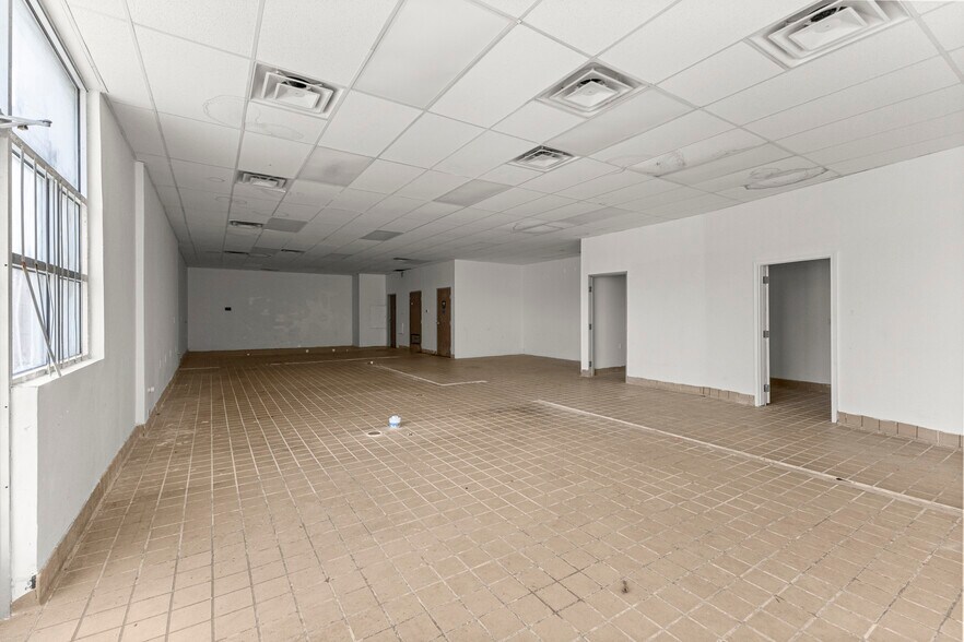 More Photos Of 2300 S Schaefer Hwy, Detroit Storefront For Sale