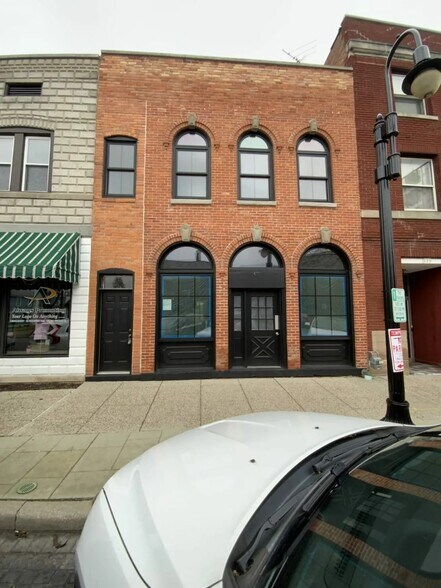 More Photos Of 125-129 W Wayne St, Maumee Office For Lease