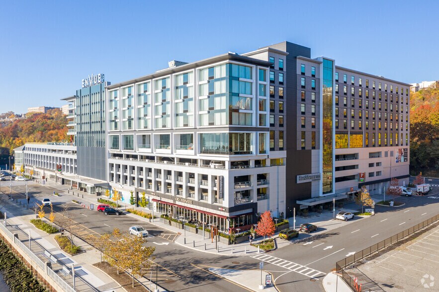 More Photos Of 500 Ave At Port Imperial Blvd, Weehawken Hotel For Lease