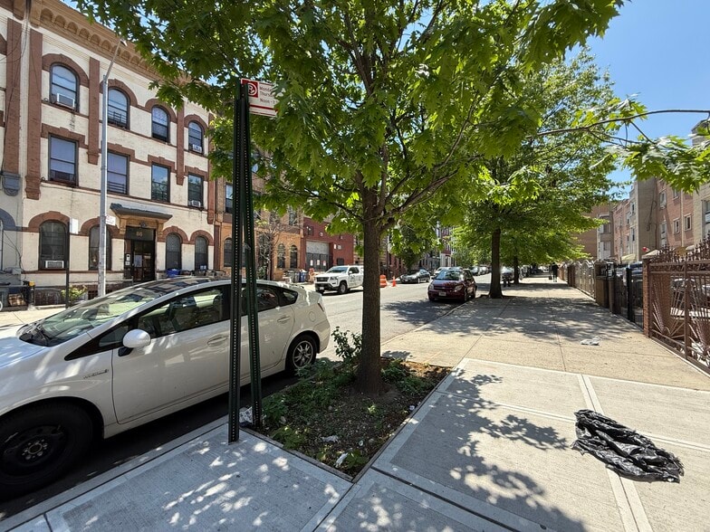 More Photos Of 87-89 George St, Brooklyn Apartments For Lease