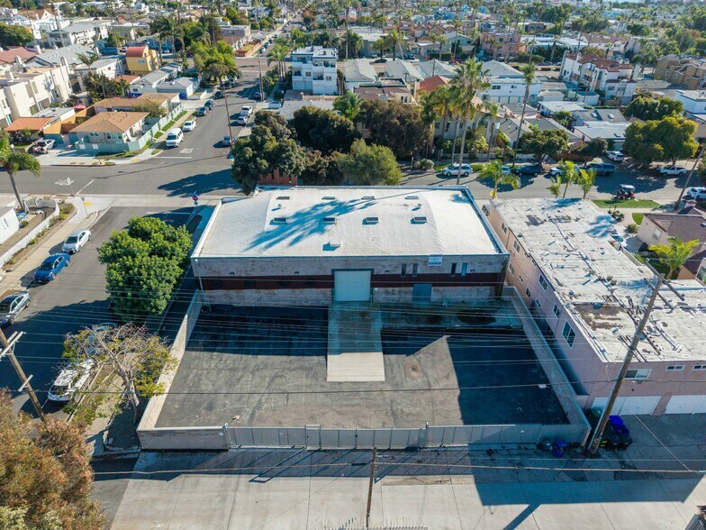 More Photos Of 1366 Hornblend St, San Diego Flex For Lease