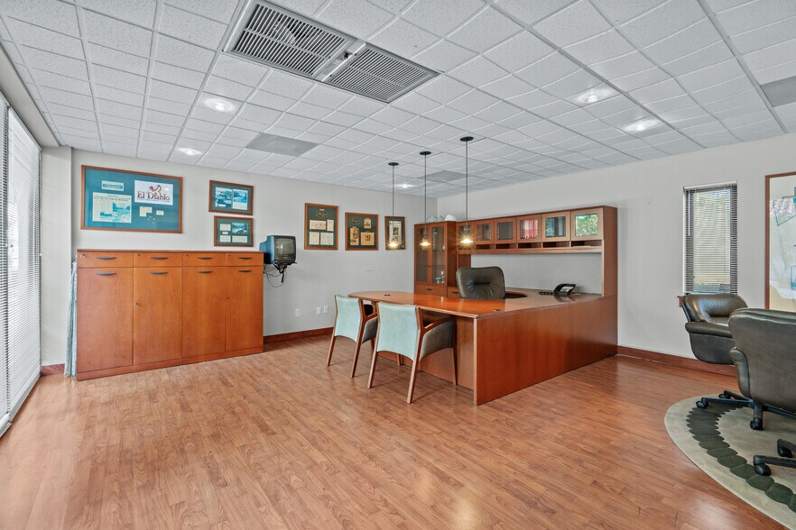 More Photos Of 49 Shores Blvd, Saint Augustine Office For Lease