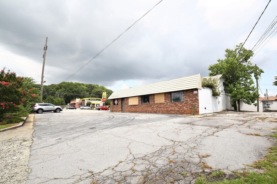 More Photos Of 6746 Highway 85, Riverdale Restaurant For Sale