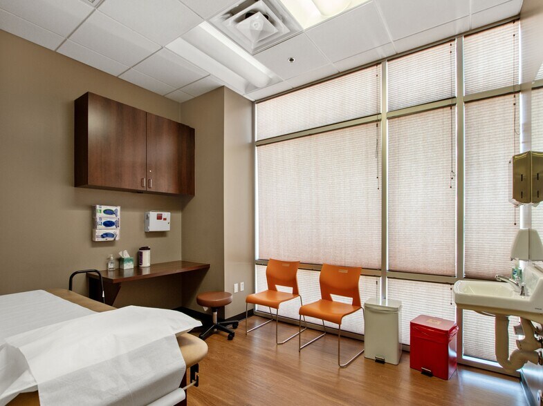 More Photos Of 6950 E Chauncey Ln, Phoenix Medical For Lease