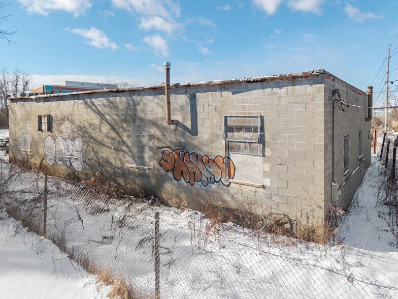 More Photos Of 440 Peek St, Schenectady Auto Repair For Sale