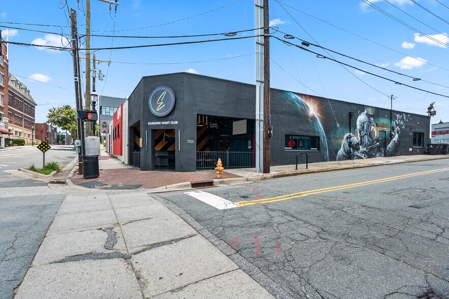 Primary Photo Of 701 N Trade St, Winston-Salem Bar For Lease