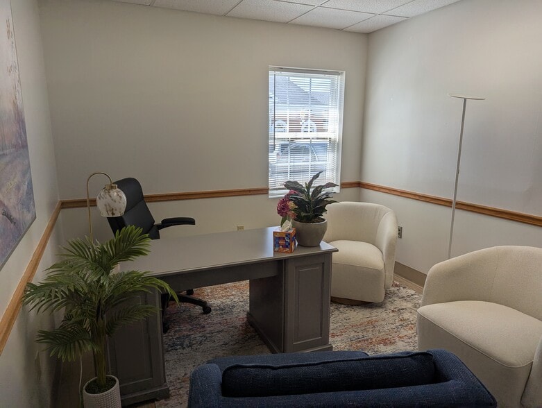 More Photos Of 1320 Corporate Dr, Hudson Medical For Lease