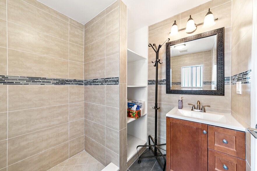 More Photos Of 5604-5608 Rosemead Blvd, Temple City Storefront Retail Residential For Sale