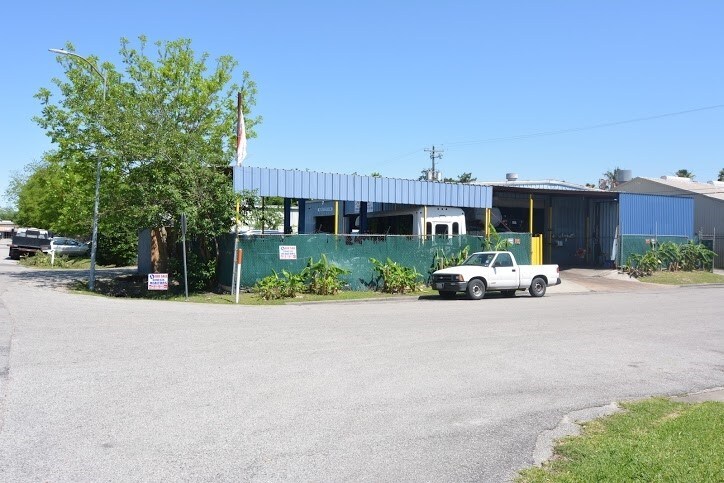 More Photos Of 8921 Daffodil St, Houston Industrial For Sale