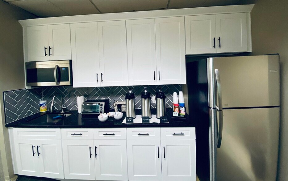 More Photos Of 3400 Inland Empire Blvd, Ontario Office For Lease