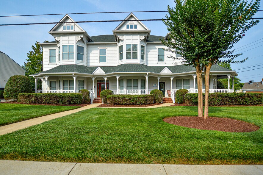 More Photos Of 21000 Torrence Chapel Rd, Cornelius Office Residential For Lease