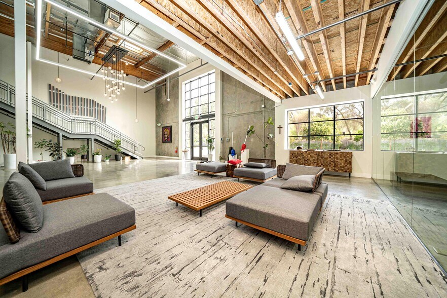 More Photos Of 2001 Saturn St, Monterey Park Light Distribution For Sale