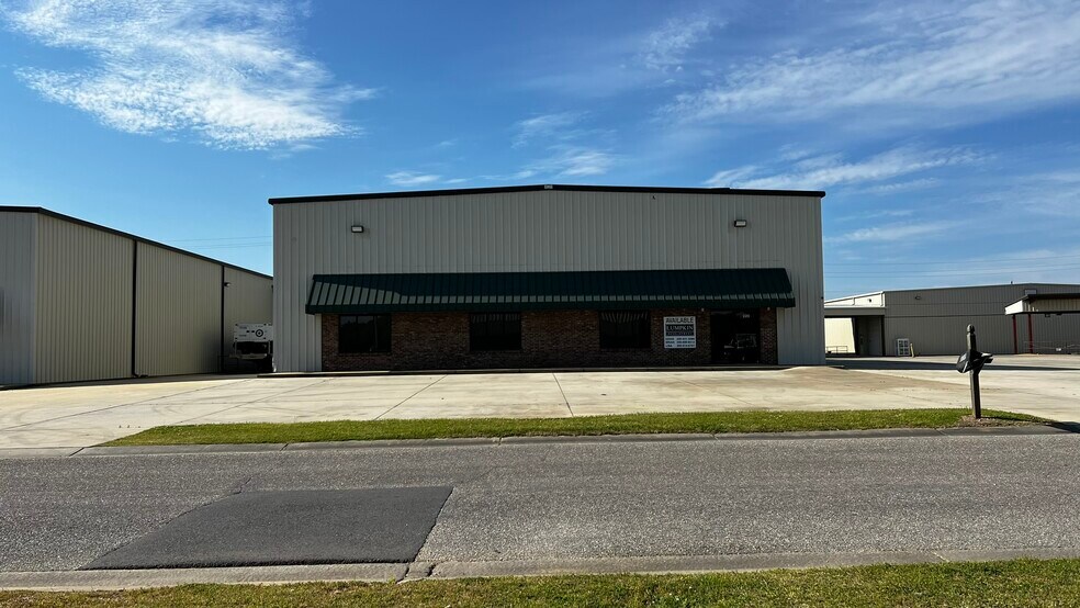 More Photos Of 185 Scotland Dr, Alabaster Unknown For Lease