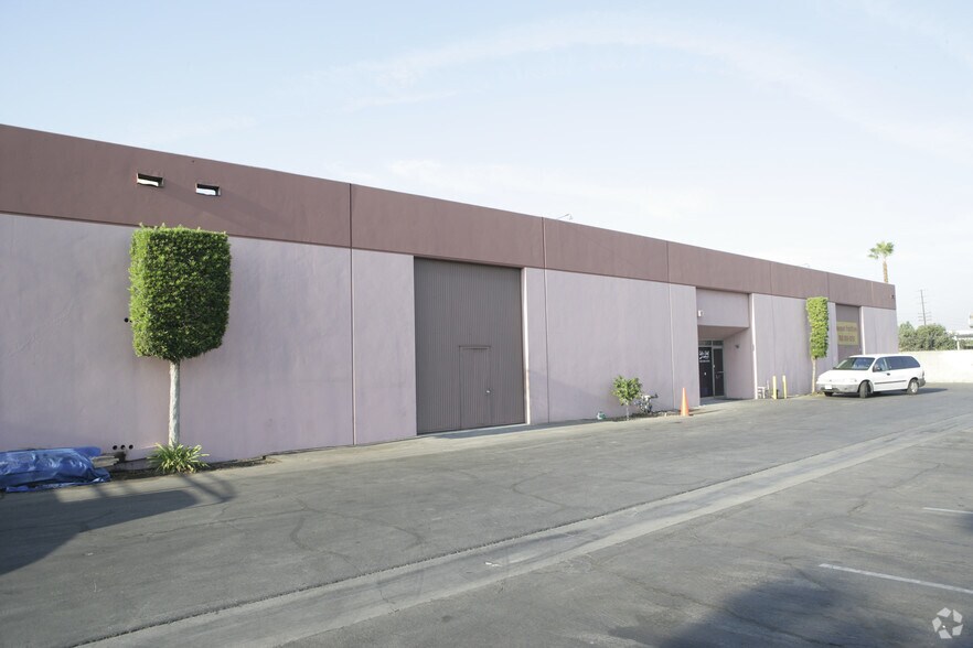 More Photos Of 11255 Woodruff Ave, Downey Warehouse For Lease
