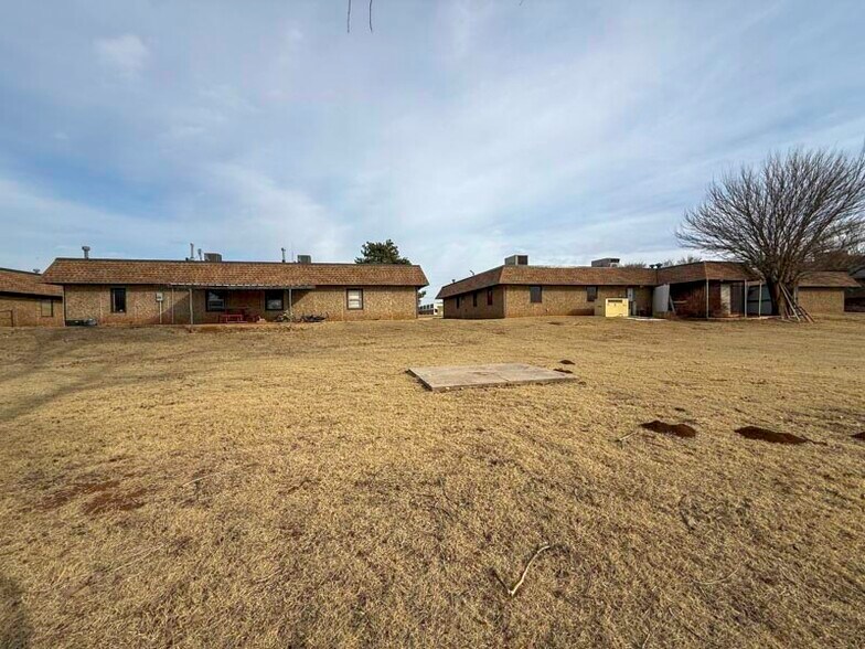 More Photos Of 70 N 31st St, Clinton Healthcare For Sale