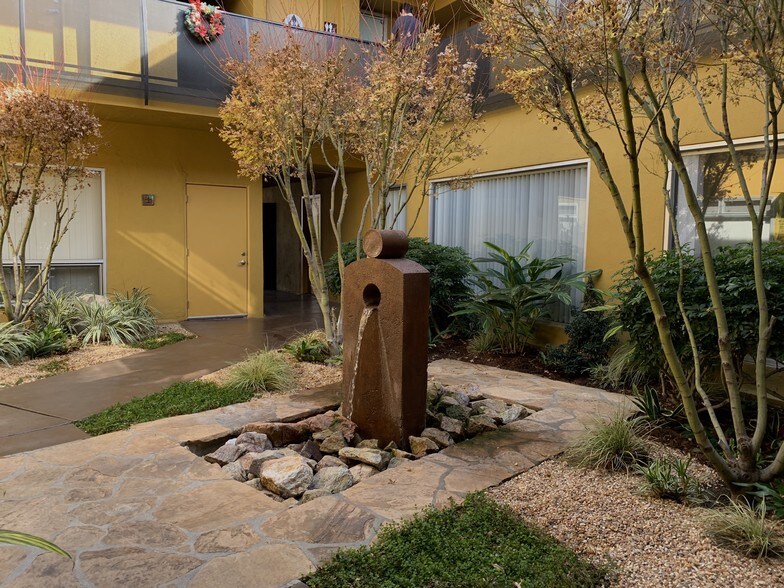 More Photos Of 3611 Motor Ave, Los Angeles Office For Sale