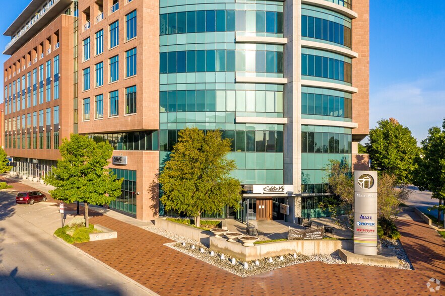 More Photos Of 3100 W 7th St, Fort Worth Office Residential For Lease