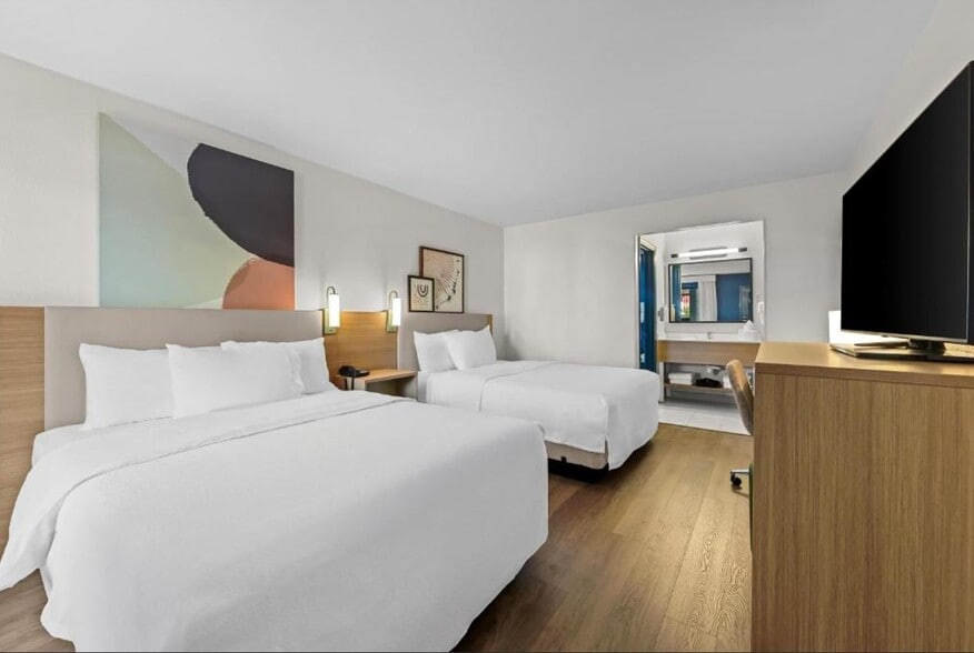 More Photos Of 3402 Winfield Dunn Pky, Kodak Hotel For Sale