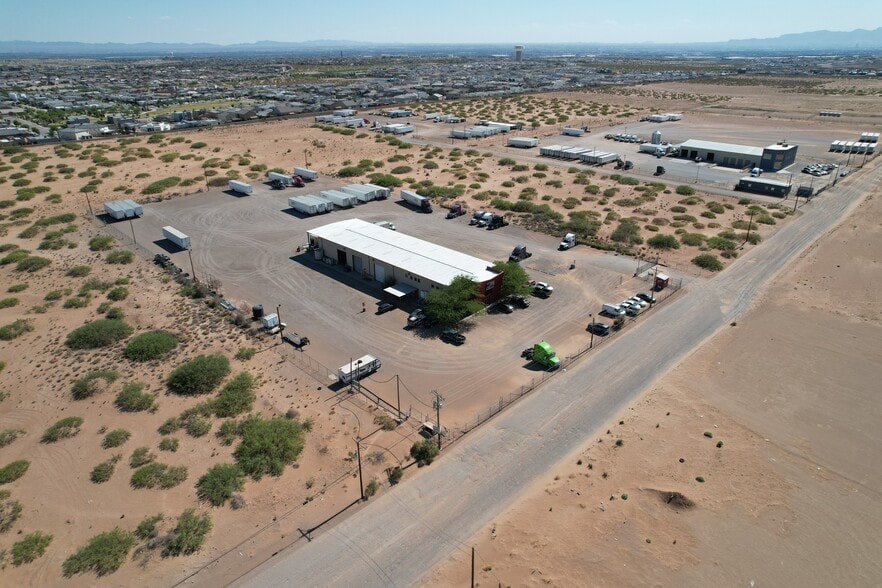 More Photos Of 1001 Berryville St, El Paso Warehouse For Sale