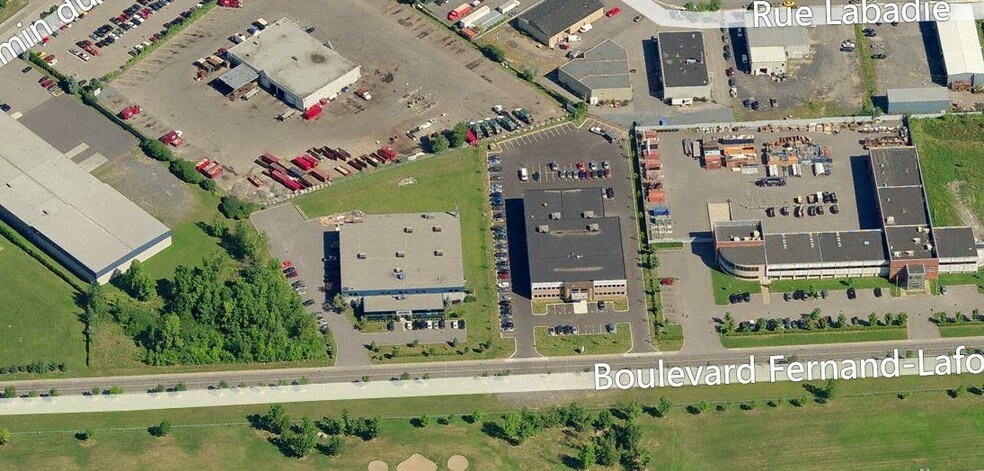 More Photos Of 2351 Boul Fernand-Lafontaine, Longueuil Manufacturing For Sale