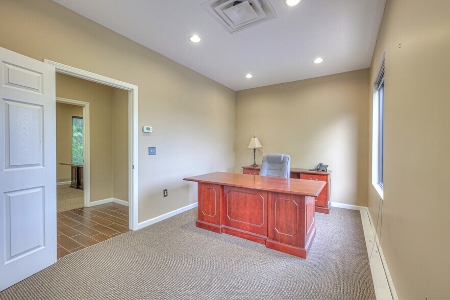 More Photos Of 106 Mission Ct, Franklin Office For Sale