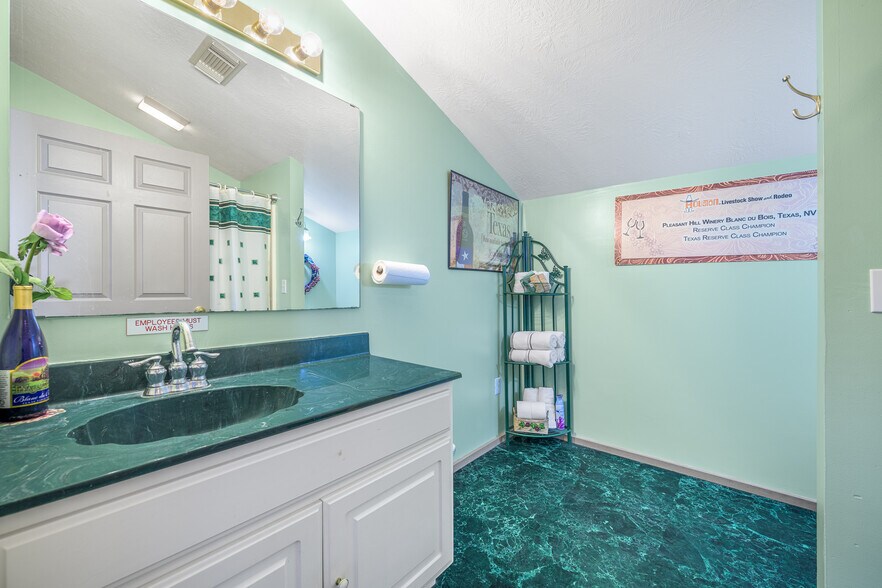 More Photos Of 1441 Salem Rd, Brenham Specialty For Sale