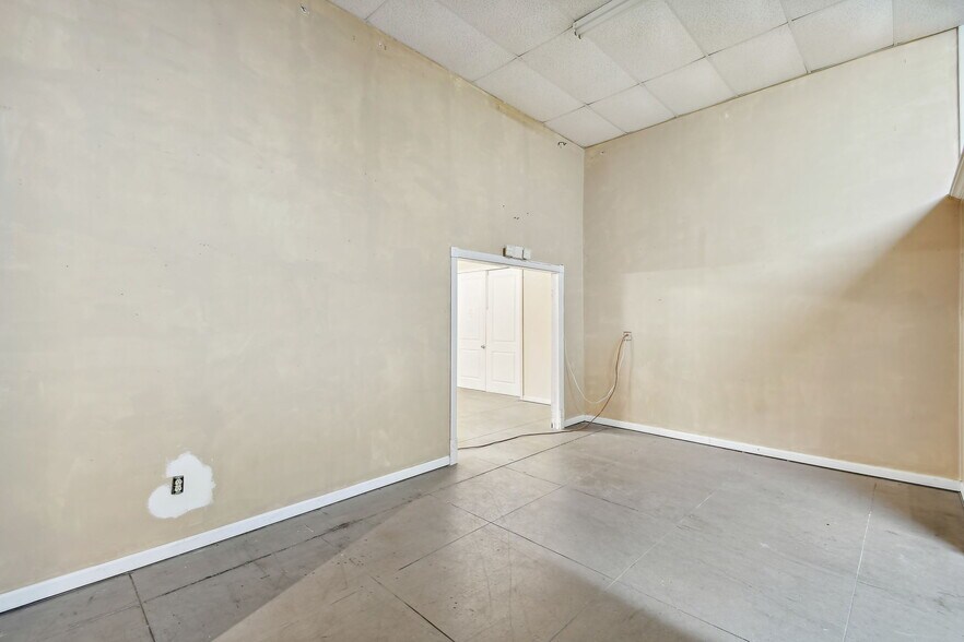 More Photos Of 1956 Kingsley Ave, Orange Park General Retail For Lease