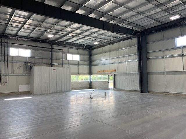 More Photos Of 72 W 64th St, Holland Manufacturing For Lease