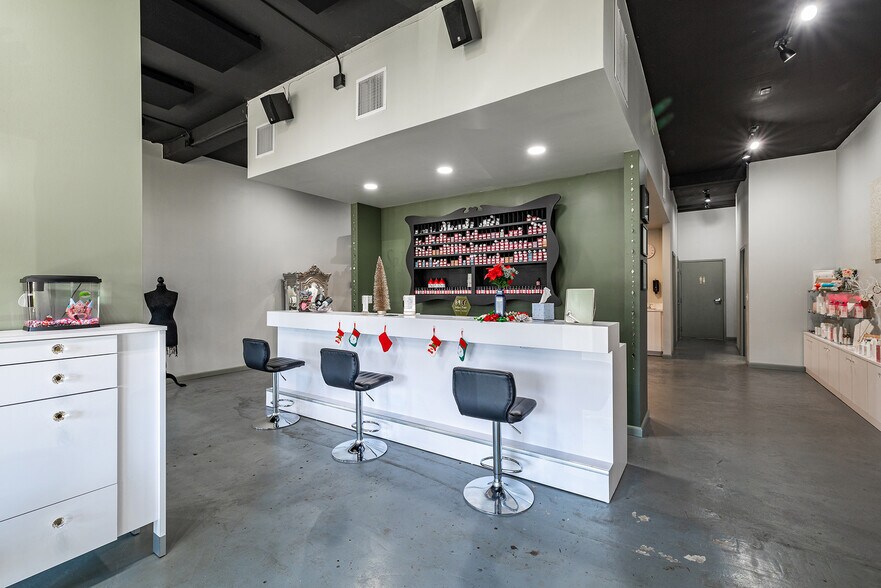 More Photos Of 3831 Tyrone Blvd N, Saint Petersburg Office For Lease