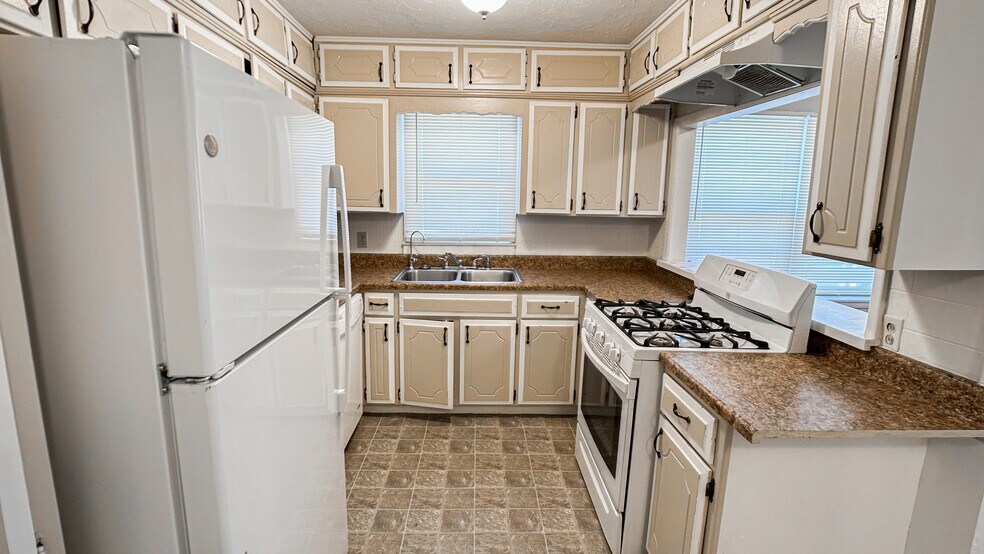 More Photos Of 1104 N Scott Ave, Belton Apartments For Sale