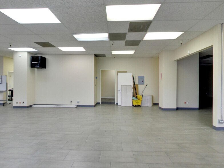 More Photos Of 1398 Valencia St, San Francisco Storefront Retail Residential For Lease