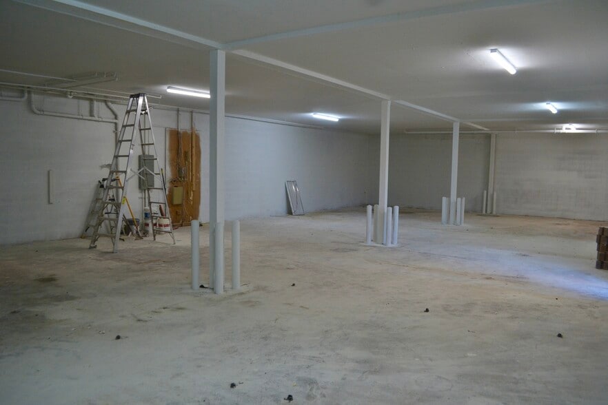 More Photos Of 9233 Charles Smith Ave, Rancho Cucamonga Flex For Lease