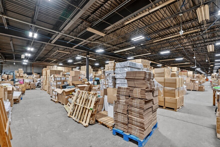 More Photos Of 297 Margaret King Ave, Ringwood Warehouse For Sale