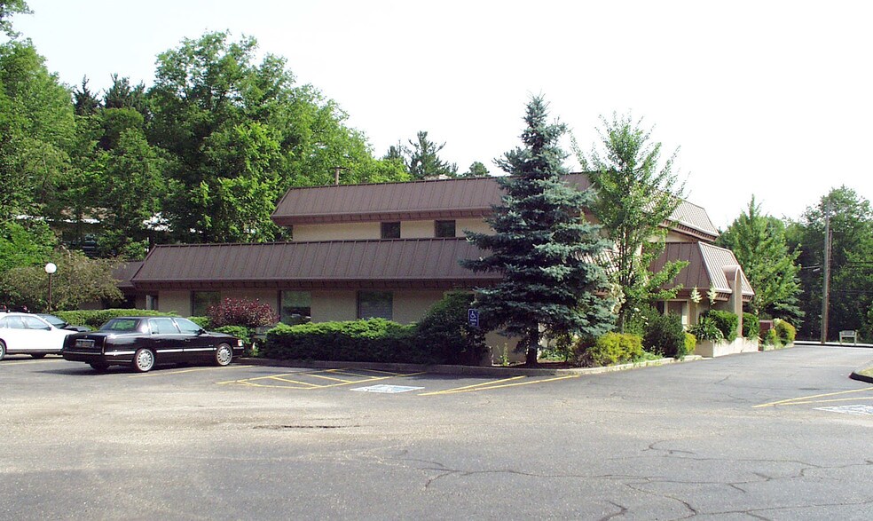 More Photos Of 4336 Brecksville Rd, Richfield Medical For Sale