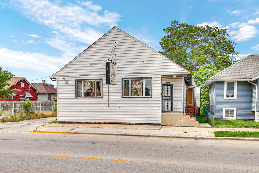 Primary Photo Of 106 Pulaski Rd, Calumet City Storefront Retail Residential For Lease