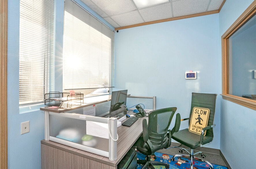 More Photos Of 9124 Gravelly Lake Dr SW, Lakewood Office For Sale